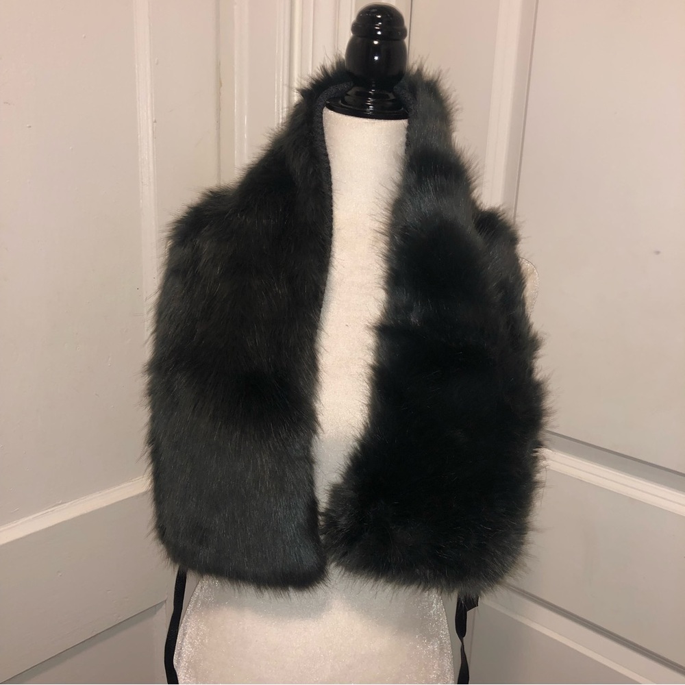 Banana republic ladies faux fur wool mix stole scarf NWT